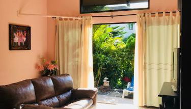 Foto 1 - Hideaway Villa
