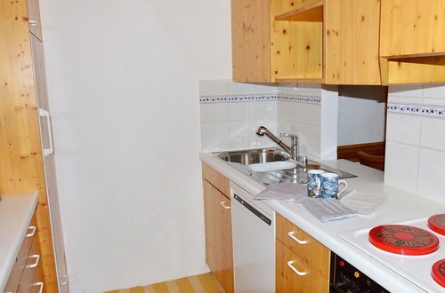 Photo 3 - Apartment Chesa Maurus A1