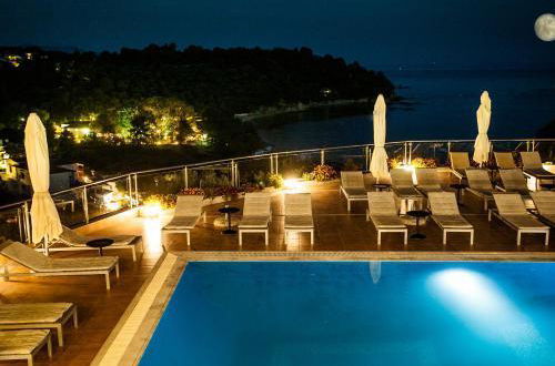 Photo 16 - La Luna Hotel