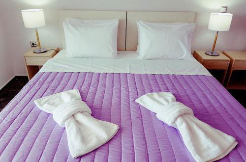 Photo 4 - La Luna Hotel