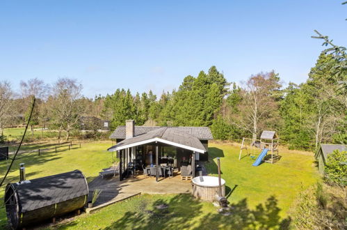 Photo 1 - Maison de 3 chambres à Blåvand avec sauna et bain à remous