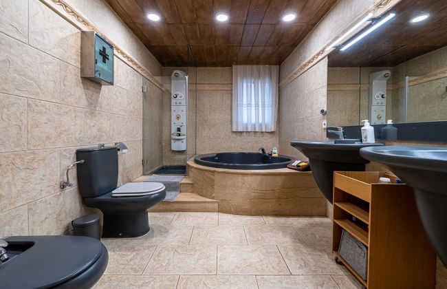 Casa de 6 quartos em Reus com piscina privada e jardim - Foto 40