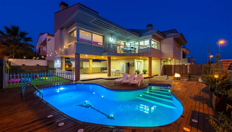 Foto 1 - Casa con 5 camere da letto a Reus con piscina privata e vista mare