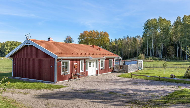 Photo 1 - Maison de 2 chambres à Kolmården avec jardin et terrasse