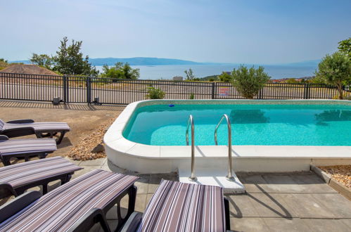 Photo 8 - Maison de 3 chambres à Senj avec piscine privée et vues à la mer