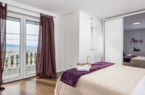 Foto 23 - Casa con 5 camere da letto a Senj con piscina privata e vista mare