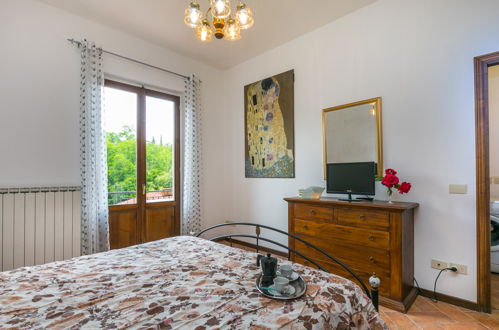 Foto 16 - Haus mit 1 Schlafzimmer in Greve in Chianti mit garten und terrasse