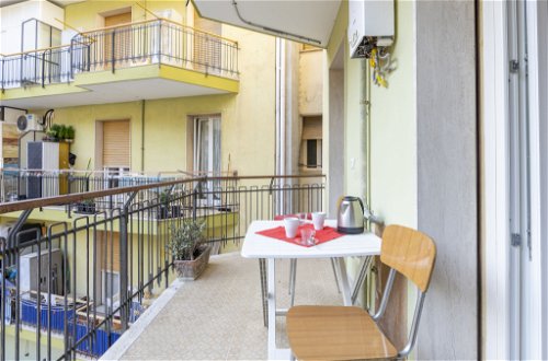 Foto 5 - Appartamento con 1 camera da letto a Sanremo con vista mare