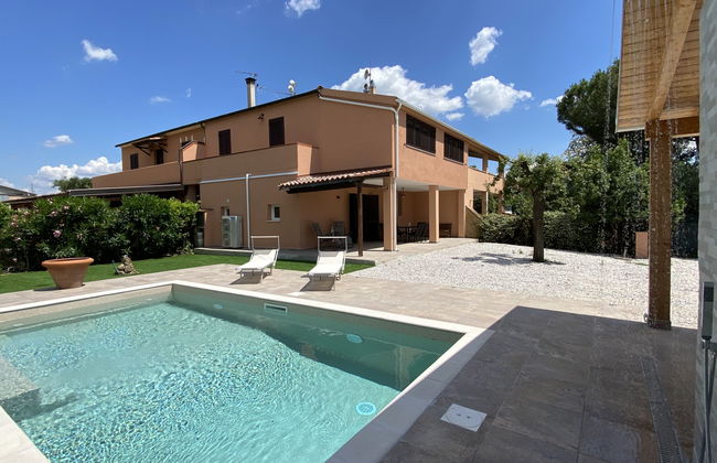 Casa de 3 quartos em Cecina com piscina privada e jardim - Foto 1