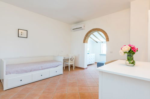 Photo 27 - 2 bedroom House in Cecina with private pool and garden