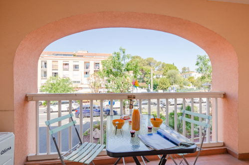 Photo 1 - 1 bedroom Apartment in Fréjus with sea view