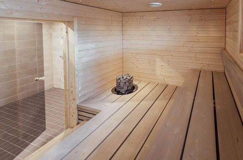 Foto 26 - Casa de 6 quartos em Sotkamo com sauna e banheira de hidromassagem