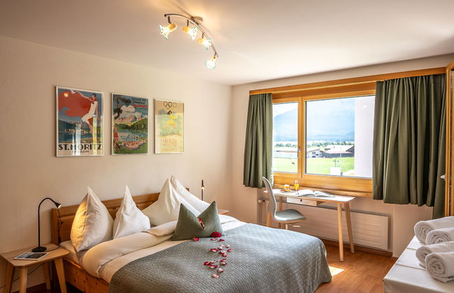 2 bedroom Apartment in Samedan with garden and terrace - Photo 1