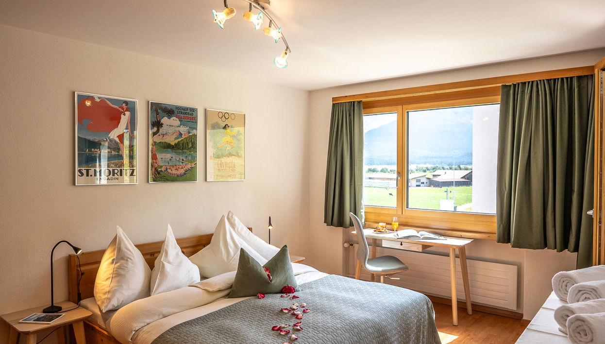 2 bedroom Apartment in Samedan with garden and terrace - Photo 1
