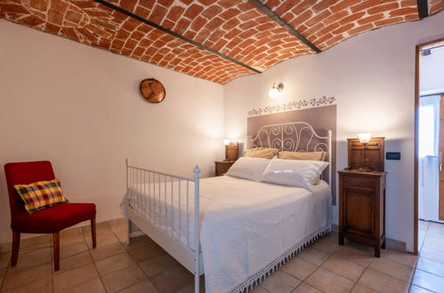 Foto 11 - Apartamento de 1 habitación en Monastero Bormida con piscina