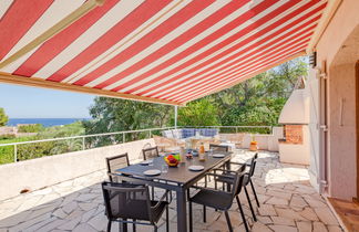 Foto 3 - Haus mit 4 Schlafzimmern in Roquebrune-sur-Argens mit privater pool und blick aufs meer