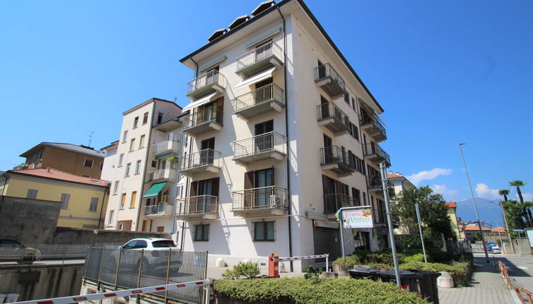 Photo 1 - Appartement de 2 chambres à Luino avec vues sur la montagne