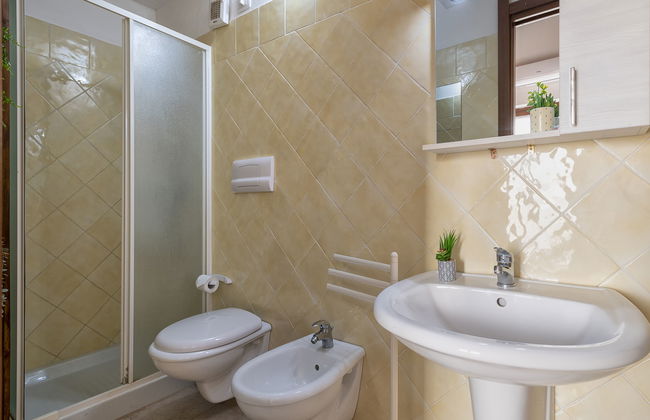 Apartamento de 2 quartos em Badesi com piscina e jardim - Foto 18