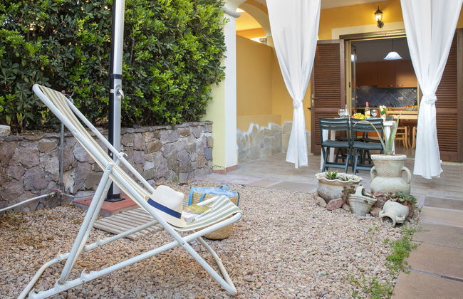 Apartamento de 2 quartos em Badesi com piscina e jardim - Foto 6