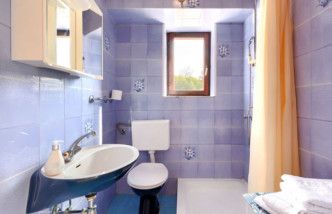 Apartamento de 2 quartos em Labin com jardim e terraço - Foto 27