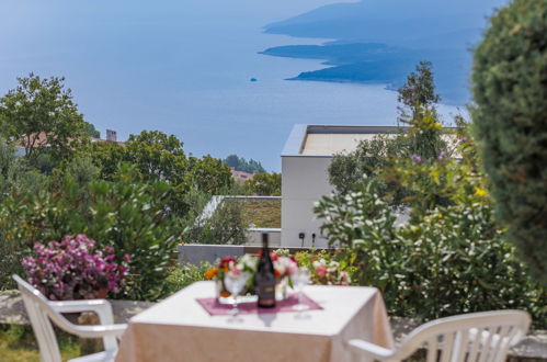 Foto 2 - Appartamento con 1 camera da letto a Labin con terrazza e vista mare