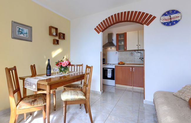 Apartamento de 2 quartos em Labin com jardim e terraço - Foto 14