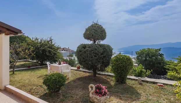 Apartamento de 2 quartos em Labin com jardim e terraço - Foto 3