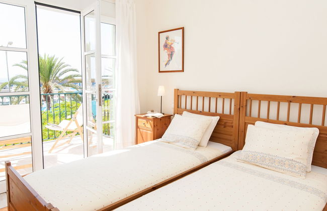 4 bedroom House in San Bartolomé de Tirajana with swimming pool and garden - Photo 12