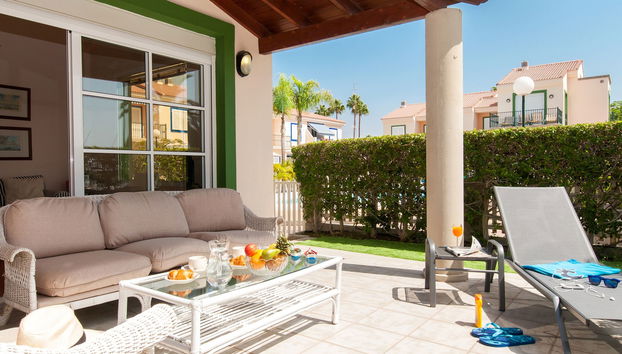 4 bedroom House in San Bartolomé de Tirajana with swimming pool and garden - Photo 2