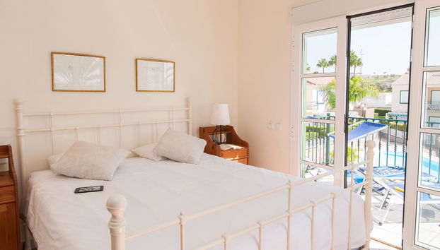 4 bedroom House in San Bartolomé de Tirajana with swimming pool and garden - Photo 4