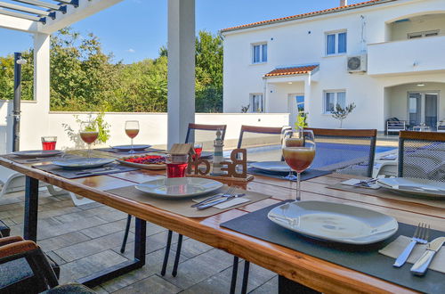 Photo 32 - Maison de 6 chambres à Crikvenica avec piscine privée et jardin