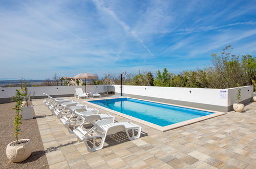 Photo 27 - Maison de 4 chambres à Crikvenica avec piscine privée et terrasse