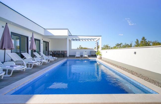 Casa de 6 quartos em Crikvenica com piscina privada e jardim - Foto 1