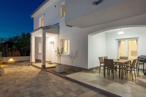 Photo 19 - 4 bedroom House in Crikvenica with private pool and garden