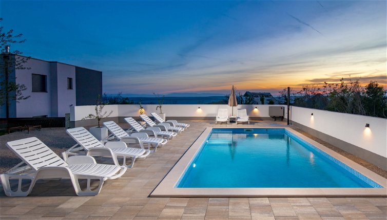 Foto 1 - Casa de 4 quartos em Crikvenica com piscina privada e terraço