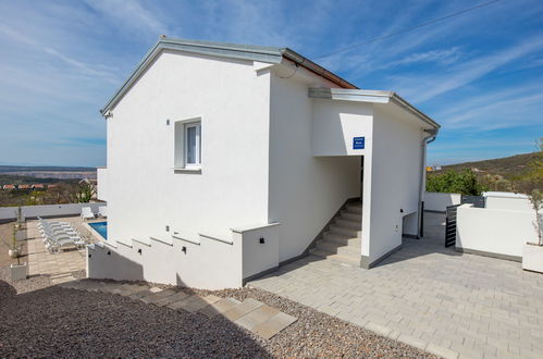 Foto 47 - Casa de 4 quartos em Crikvenica com piscina privada e terraço