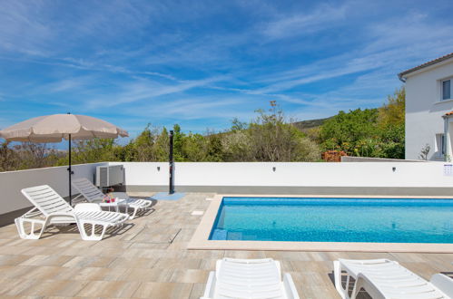 Foto 26 - Casa de 4 quartos em Crikvenica com piscina privada e terraço