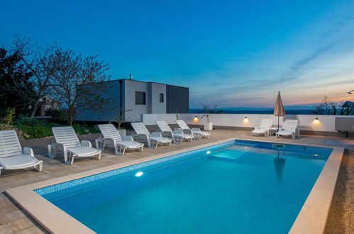 Foto 48 - Casa con 4 camere da letto a Crikvenica con piscina privata e terrazza