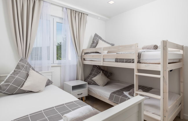 Casa de 6 quartos em Crikvenica com piscina privada e jardim - Foto 53