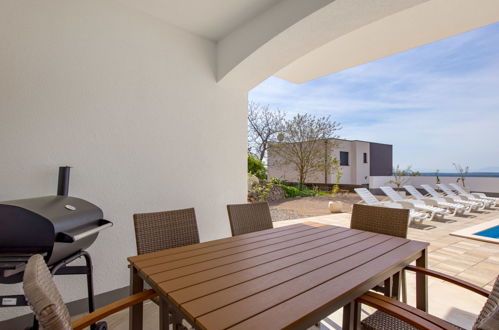 Photo 12 - Maison de 4 chambres à Crikvenica avec piscine privée et terrasse