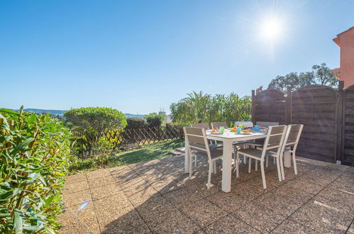 Photo 14 - Appartement de 2 chambres à Cavalaire-sur-Mer avec piscine et jardin