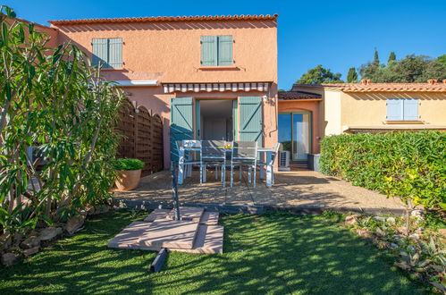 Foto 1 - Apartamento de 2 quartos em Cavalaire-sur-Mer com piscina e vistas do mar