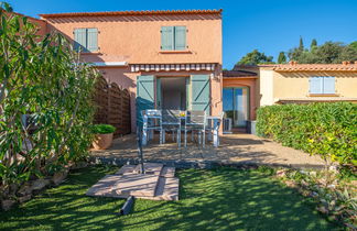 Photo 1 - Appartement de 2 chambres à Cavalaire-sur-Mer avec piscine et jardin