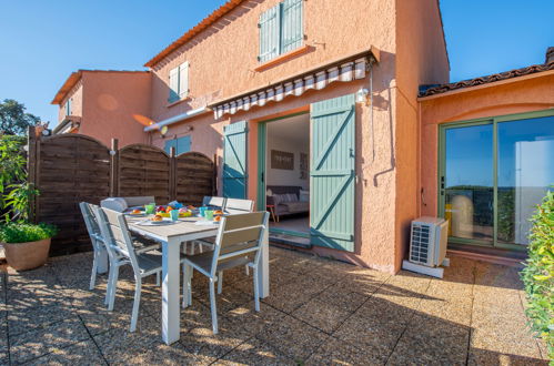 Photo 13 - Appartement de 2 chambres à Cavalaire-sur-Mer avec piscine et vues à la mer