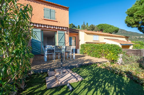 Photo 15 - Appartement de 2 chambres à Cavalaire-sur-Mer avec piscine et jardin