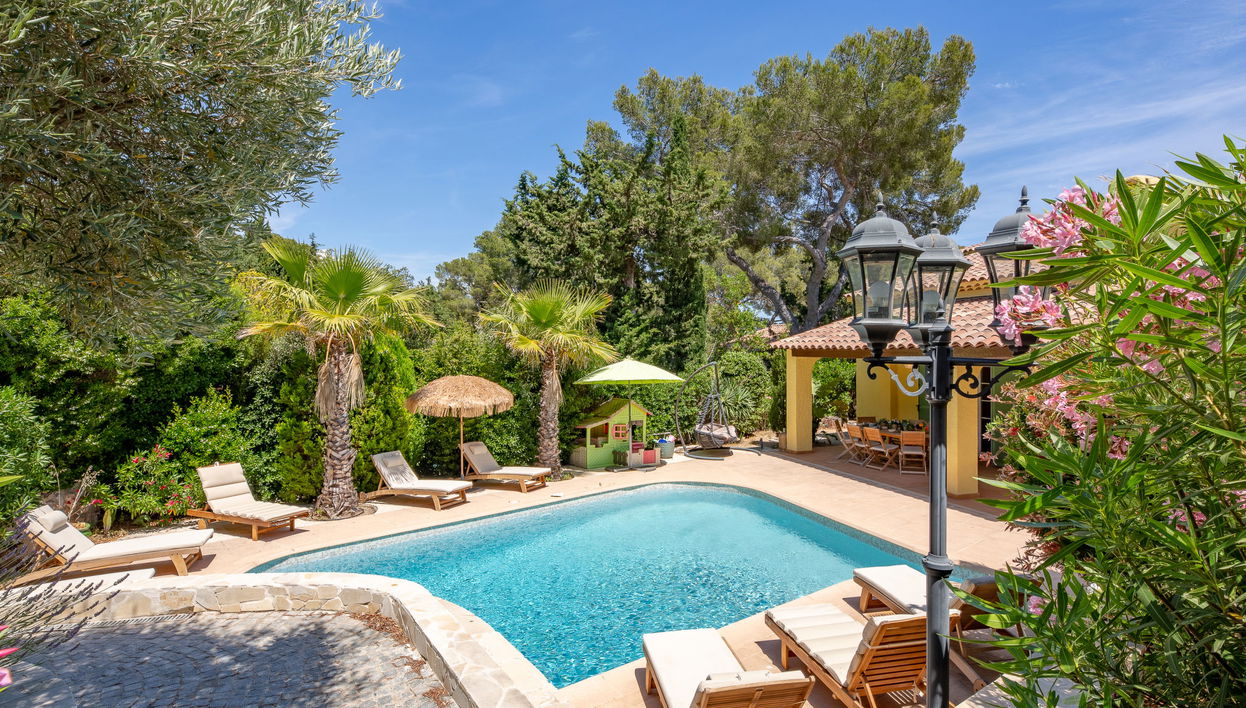 6 bedroom House in Roquebrune-sur-Argens with private pool and garden - Photo 1