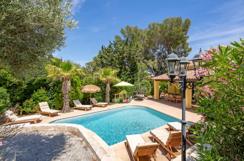 Photo 1 - Maison de 4 chambres à Roquebrune-sur-Argens avec piscine privée et jardin