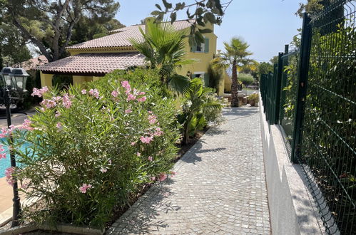 Foto 30 - Casa de 4 habitaciones en Roquebrune-sur-Argens con piscina privada y vistas al mar