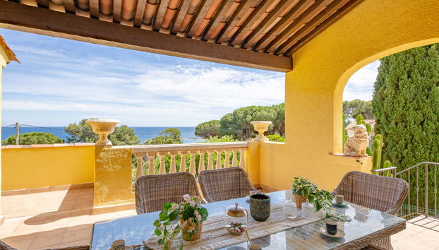 6 bedroom House in Roquebrune-sur-Argens with private pool and garden - Photo 4
