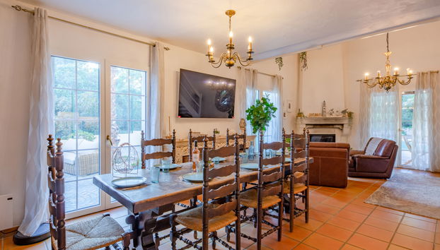 6 bedroom House in Roquebrune-sur-Argens with private pool and garden - Photo 2